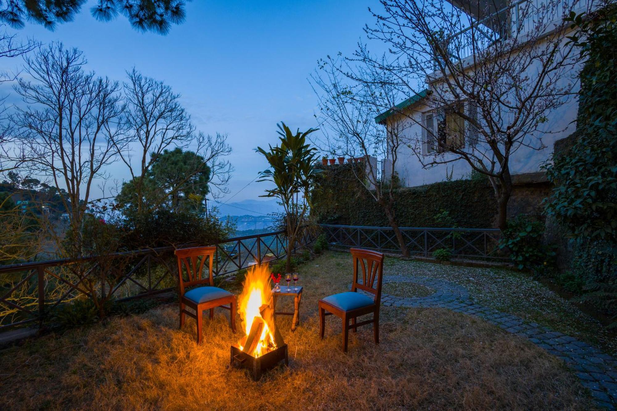 Alaya Stays Mehar Villa - 3 Bhk With Garden & Scenic Views Kasauli Kültér fotó