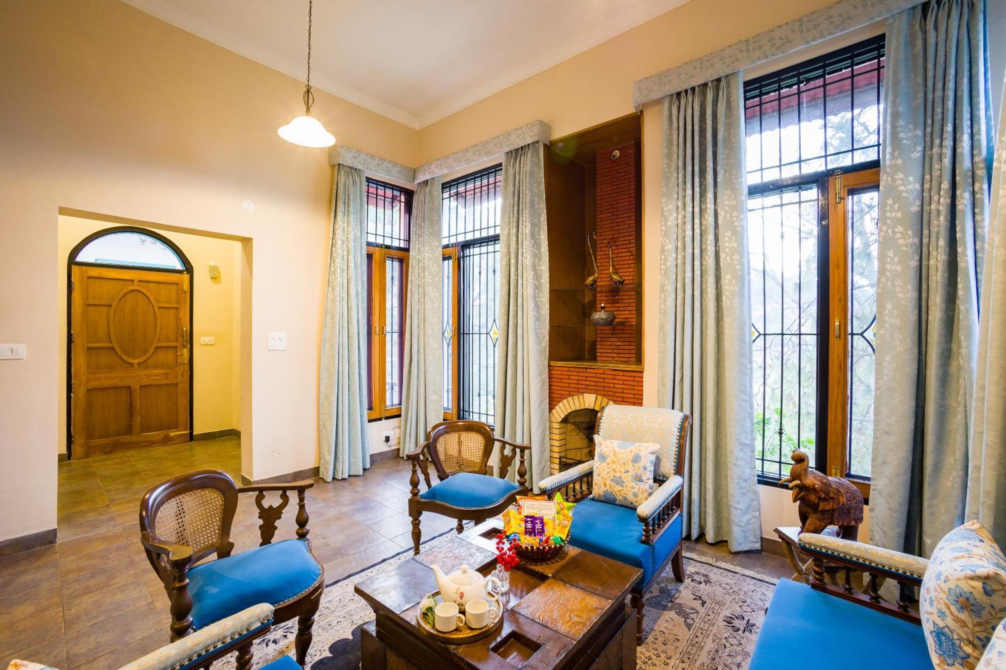 Alaya Stays Mehar Villa - 3 Bhk With Garden & Scenic Views Kasauli Kültér fotó