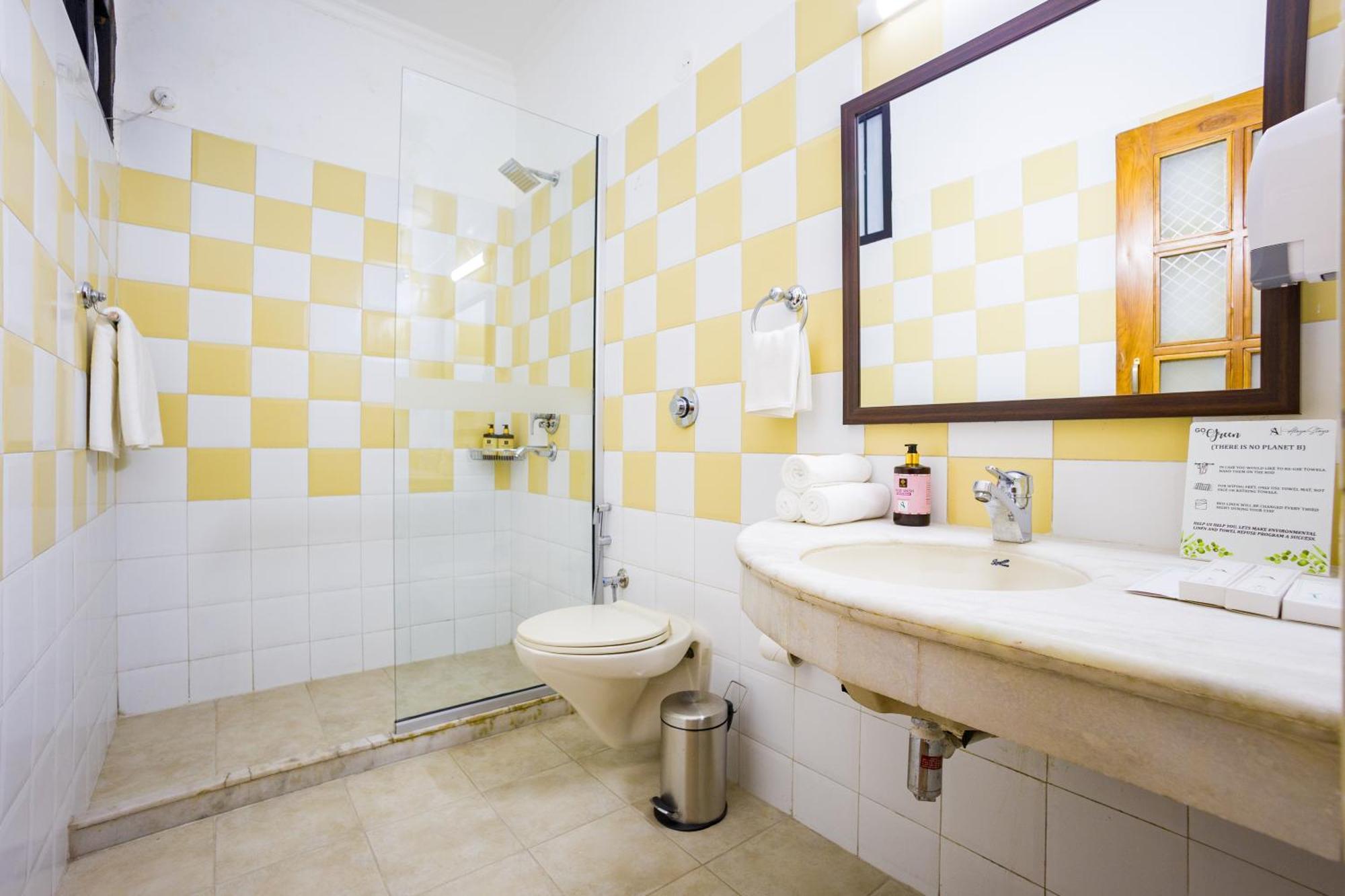 Alaya Stays Mehar Villa - 3 Bhk With Garden & Scenic Views Kasauli Kültér fotó